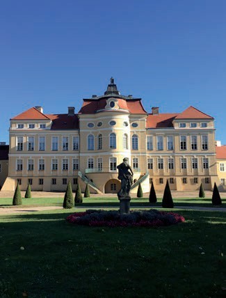 Elewacja ogrodowa pałacu w Rogalinie.