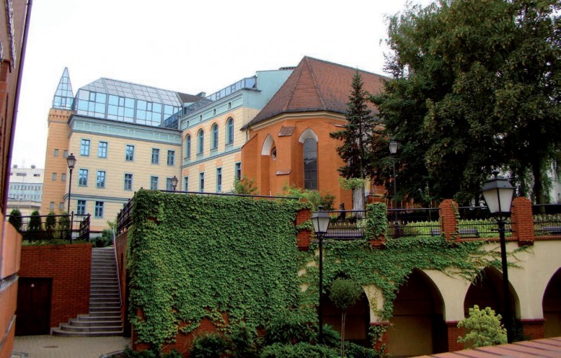 Widok na kościół po pracach remontowych.
