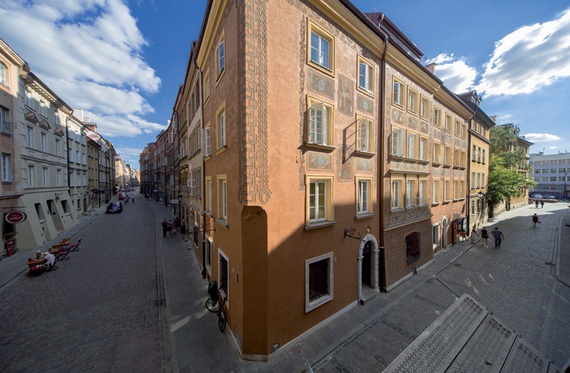 Kamienica Wąski Dunaj w Warszawie.