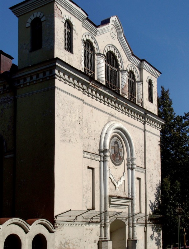 Tynki historyczne dzięki swojemu czysto mineralnemu składowi oraz przepuszczalności powietrza i pary wodnej, korzystnie wpływają na klimat i higienę pomieszczenia, toteż często stosowane są w obiektach kultu i użyteczności publicznej.