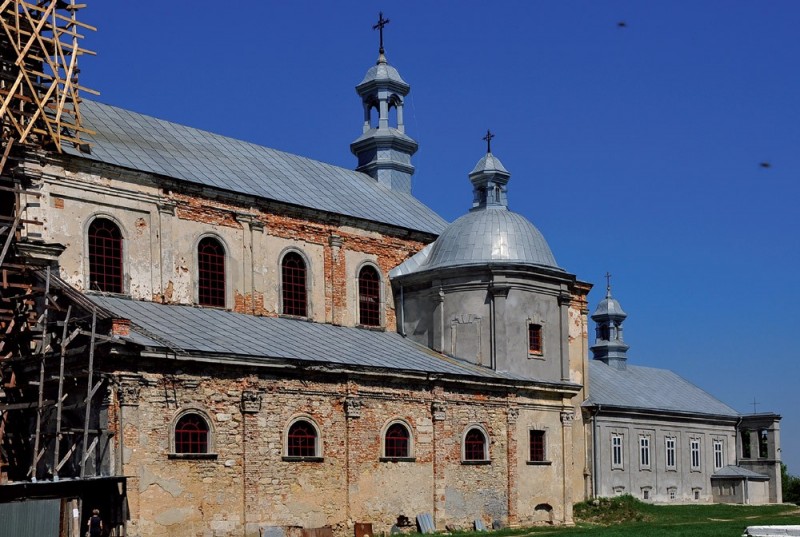 Obiekt sakralny w trakcie
przygotowań do dalszej
aplikacji tynku
cementowowapiennego.