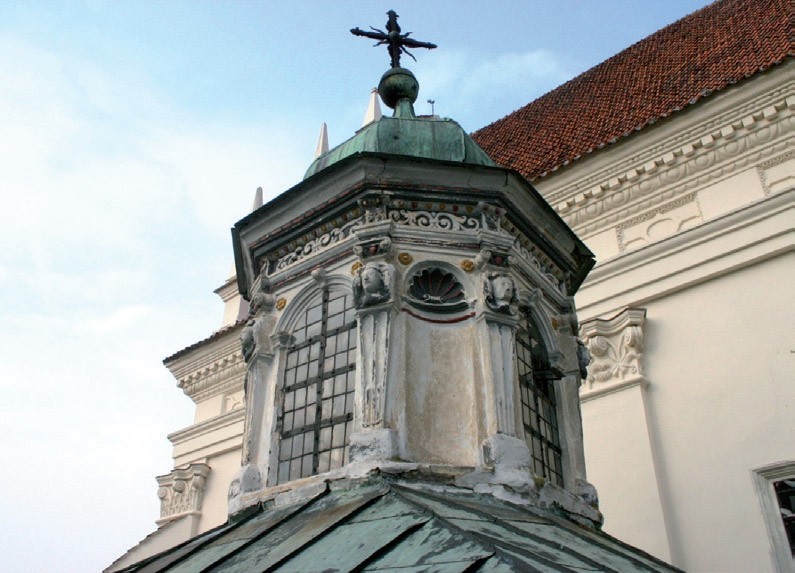 Latarnia kaplicy Górskich
przed konserwacją,
2011 r. Fot. M. Andron