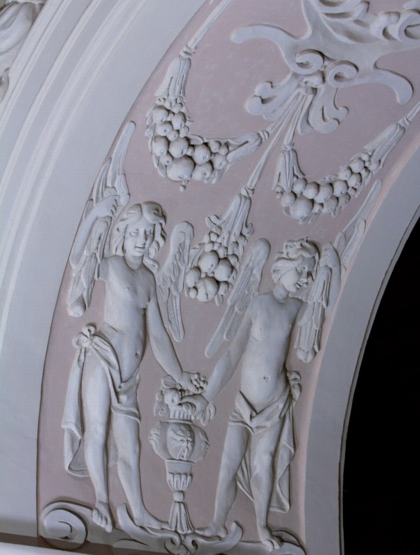 Sztukaterie kaplicy
Królewskiej
po konserwacji, 2012 r.
(fot. po lewej).
Fot. K. Michalowski