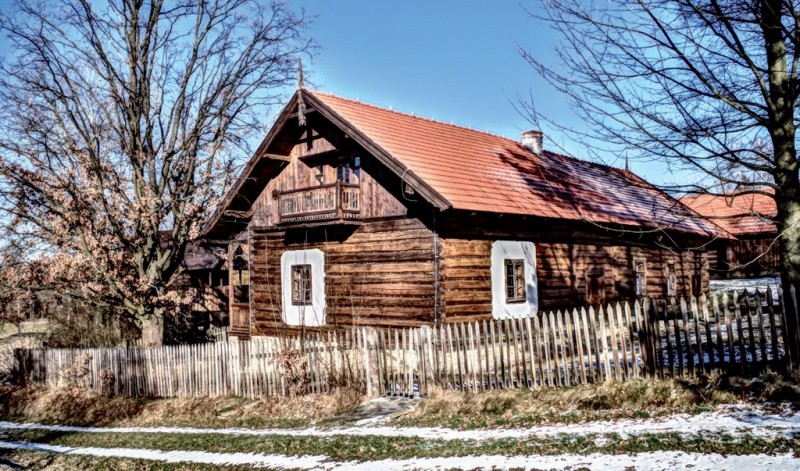 Skansen, chałupa
z Zagorzyna
po renowacji.
Fot. J. Olesiak,
Remmers Polska