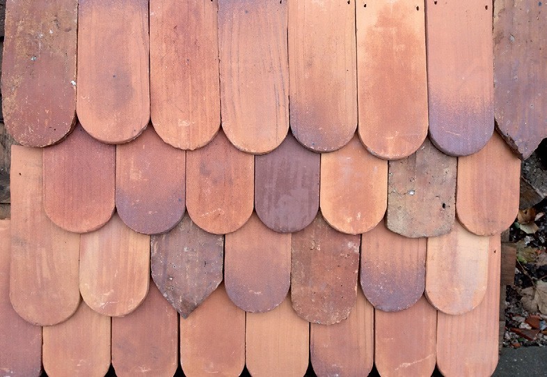 Fot. 8. Zestawienie
dachówek historycznych
ze współczesnymi.
Fot. T. Nieruchalski