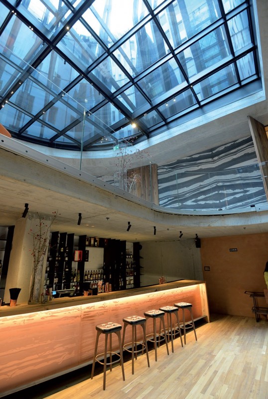 Hotelowy bar
i fragment holu