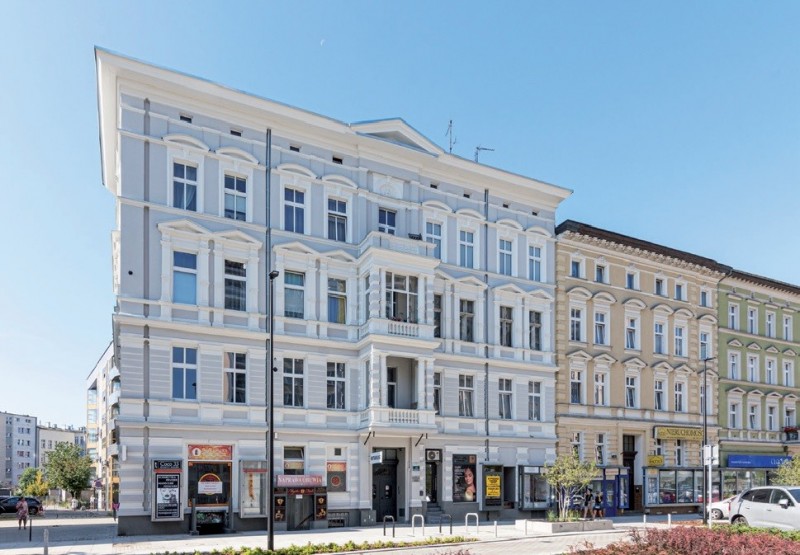 Budynek wielorodzinny przy ul. Wojska Polskiego w Szczecinie – „Wyróżnienie Internautów” w kategorii „budynek zabytkowy po renowacji”. Fot. Baumit