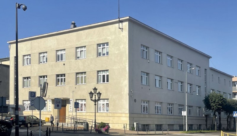 Budynek przy ul. Puckiej 11 w Wejherowie po wymianie tynków