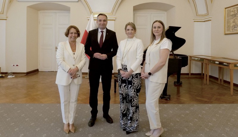 Zastępca Prezydenta Miasta Poznania – Mariusz Wiśniewski wraz z Miejskim Konserwatorem Zabytków oraz Agatą Witaszek-Wojtczak i Sylwią Burakowską z sekretariatu BMKZ