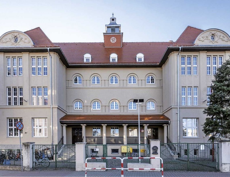 Szkoła Podstawowa nr 2 w Śremie – „Wyróżnienie Internautów” w kategorii „budynek historyczny po renowacji”