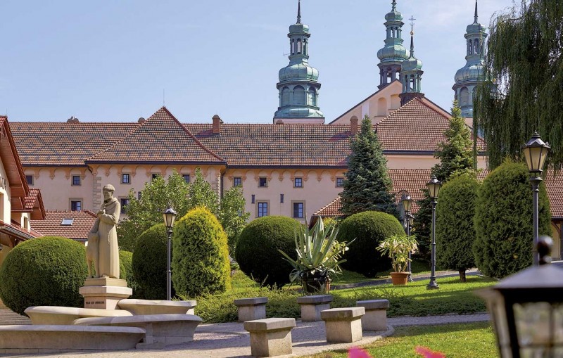 Kalwaria Zebrzydowska – pokrycie dachowe z dachówki ceramicznej Mondo 12 (czerwona, antracyt)